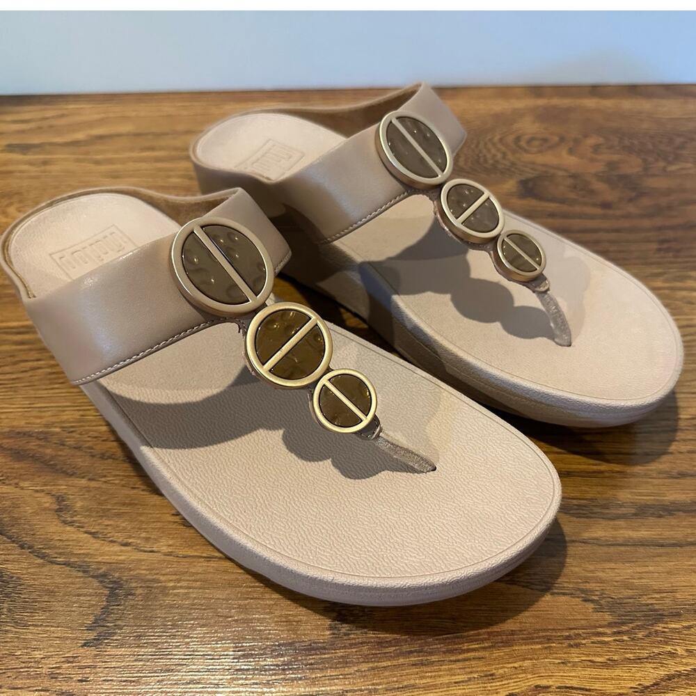 FitFlop Halo Beaded Circle Sandals Women’s 9 Beige Leather Toe Post NWT
